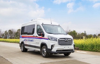 上汽大通V90长轴高顶医疗体检车